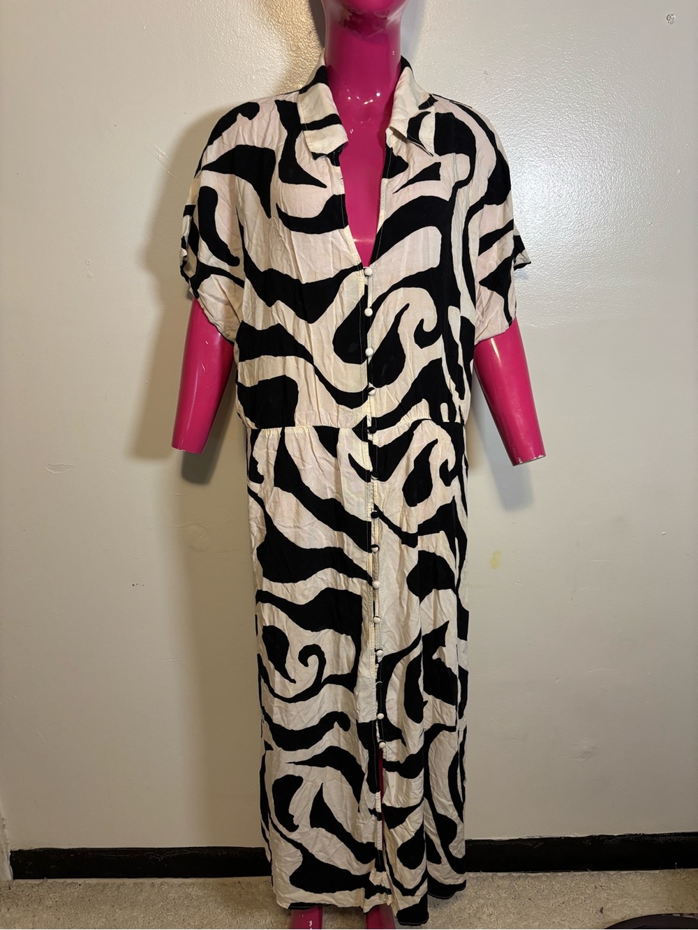 H&M Black and White Abstract Print Maxi Dress